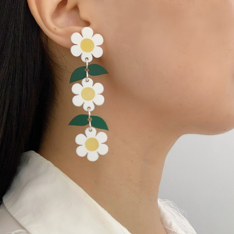 Jennifer Loiselle laser cut acrylic Perspex daisy chain flower statement dangle earrings
