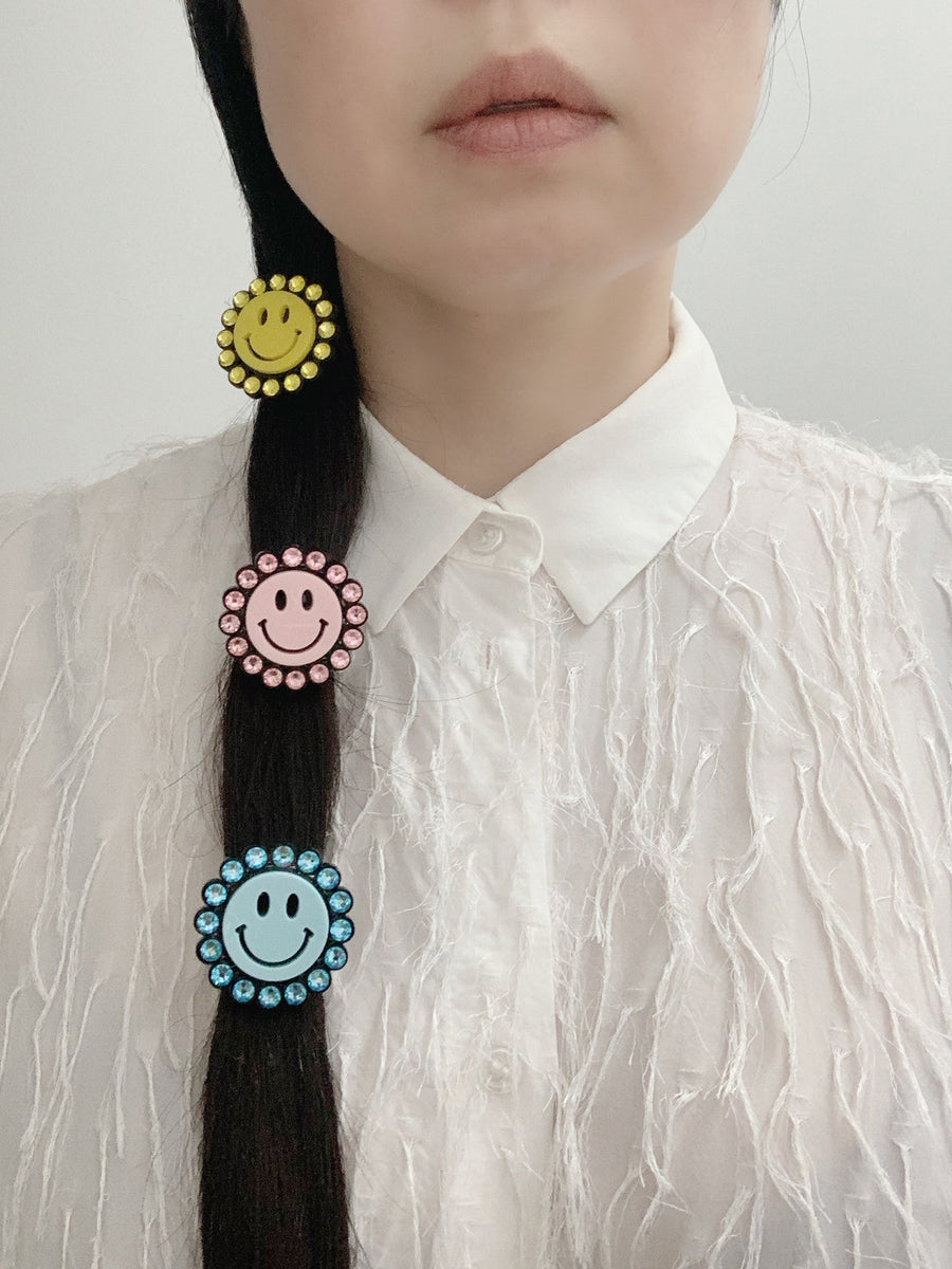 Oversized Smiley Face Hair Tie in Pink